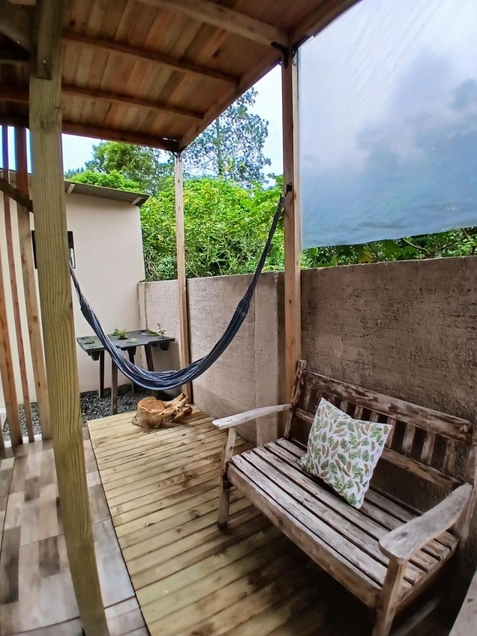 La Casita Casa Familiar Hospedagem E Camping Urbano Navegantes Extérieur photo